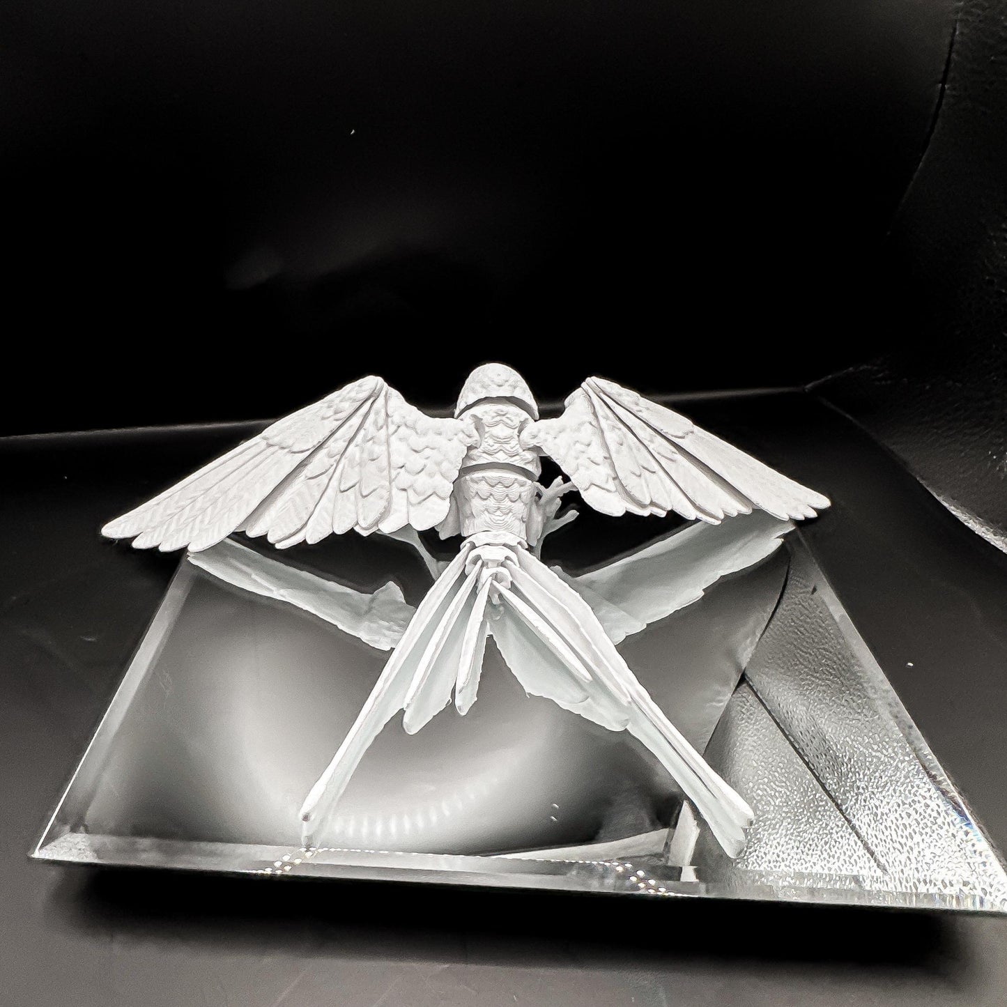 Articulating 3D-Printed Bird / Moveable Sparrow Desk Decor & Fidget Toy